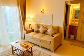 Appartement Standard, 2 chambres, balcon, vue ville | Coin séjour