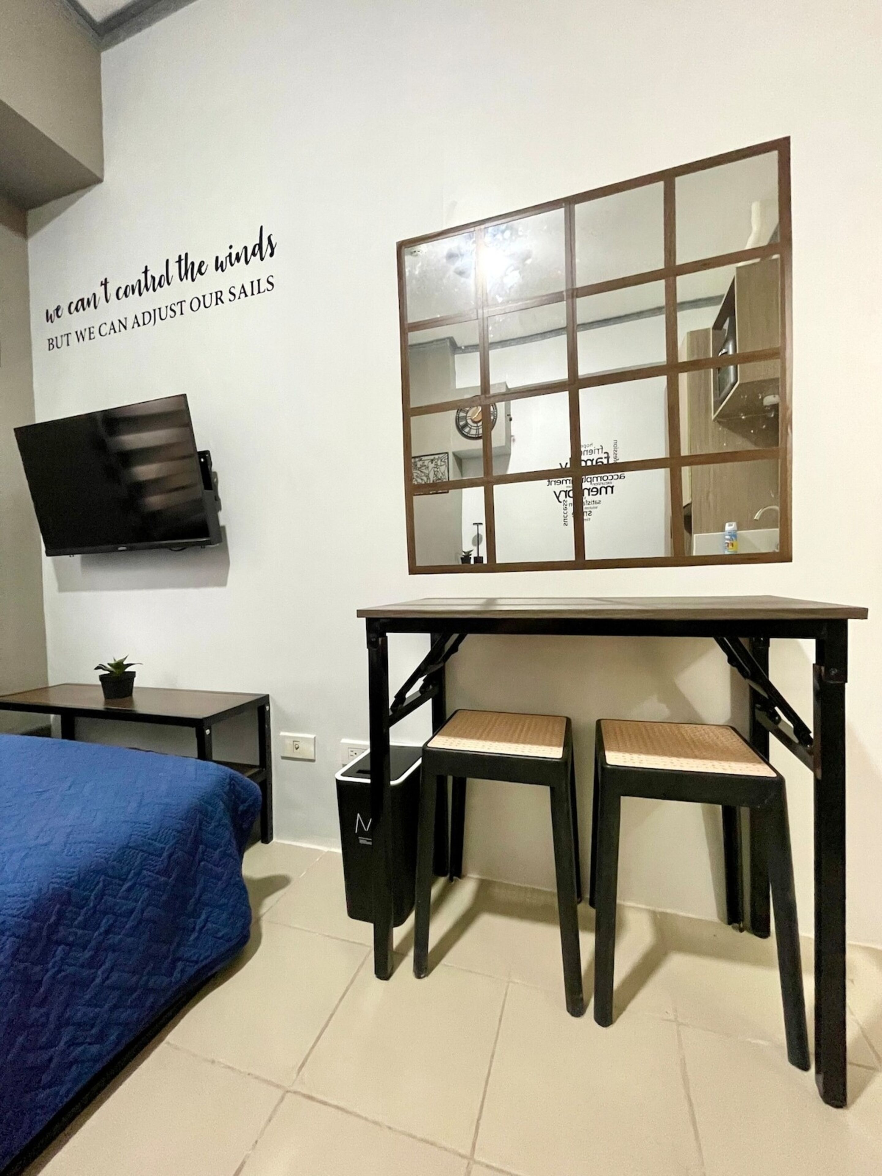 Comfort Studio, Air conditioning, City View | In-room dining