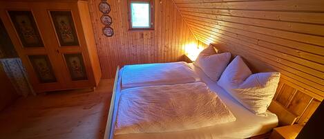 3 bedrooms, WiFi, bed sheets