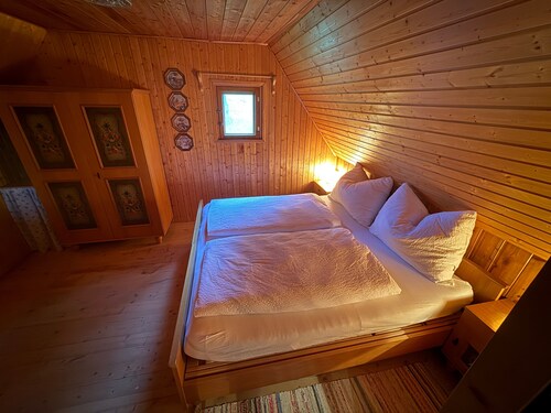 Esel Huam – Charming Alpine Cabin on Fressenberg