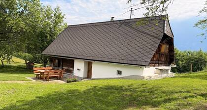Die Esel Huam, die schöne Almhütte am Fressenberg