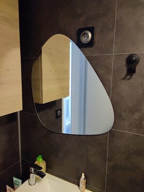 Bathroom - Vrbo Property (Cucq)
