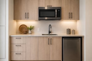 Deluxe-Zimmer | Eigene Küche | Kühlschrank, Mikrowelle, Ofen, Herdplatte