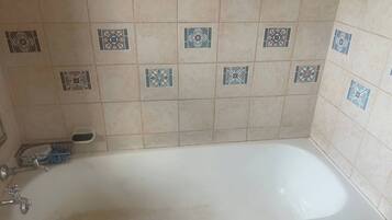 House, 2 Bedrooms, Smoking | Bathroom