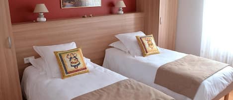 Free WiFi, bed sheets