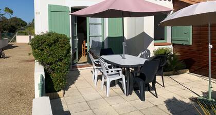 House near beach, pets welcome - 4 guests
