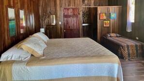 4 bedrooms, Internet, bed sheets - Unique and private rustic villa (Paquera)