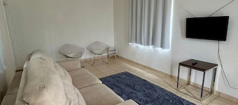 Furnished house for seasonal rental, 5 minutes from CSN, with 3 bedrooms and 1 suite.