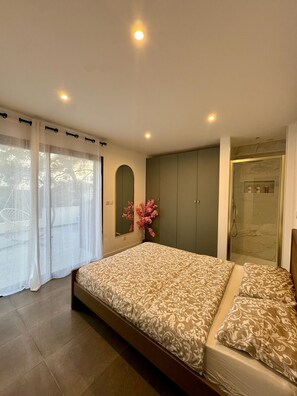 Room - Vrbo Property (Toulon)