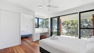 3 bedrooms, free WiFi, bed sheets