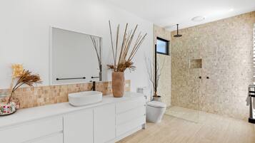 Shower, towels