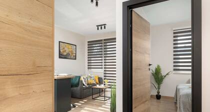 Modern Apartment with Parking | Balcony | Smart TV