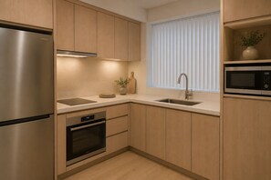 Economy-Zimmer | Eigene Küche | Kühlschrank, Mikrowelle, Ofen, Herdplatte