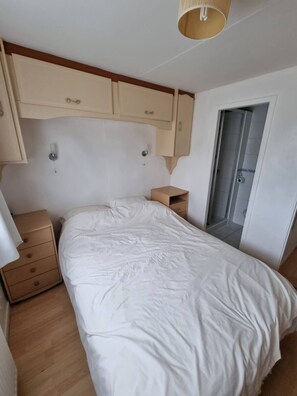 Room - Unit 17 – “Les Tilleuls” - Lovely chalet in rural area (Lévignac-de-Guyenne)