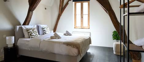 Desk, iron/ironing board, travel crib, WiFi