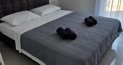 Seaview 8 Bed Villa Sleeps 16 - Pool & Hot tub
