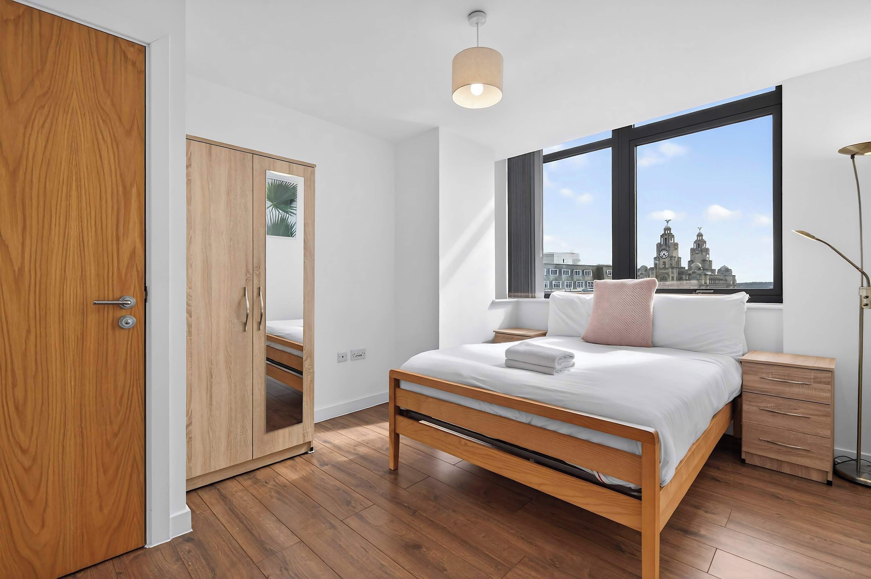 2 bedrooms, iron/ironing board, Internet, bed sheets