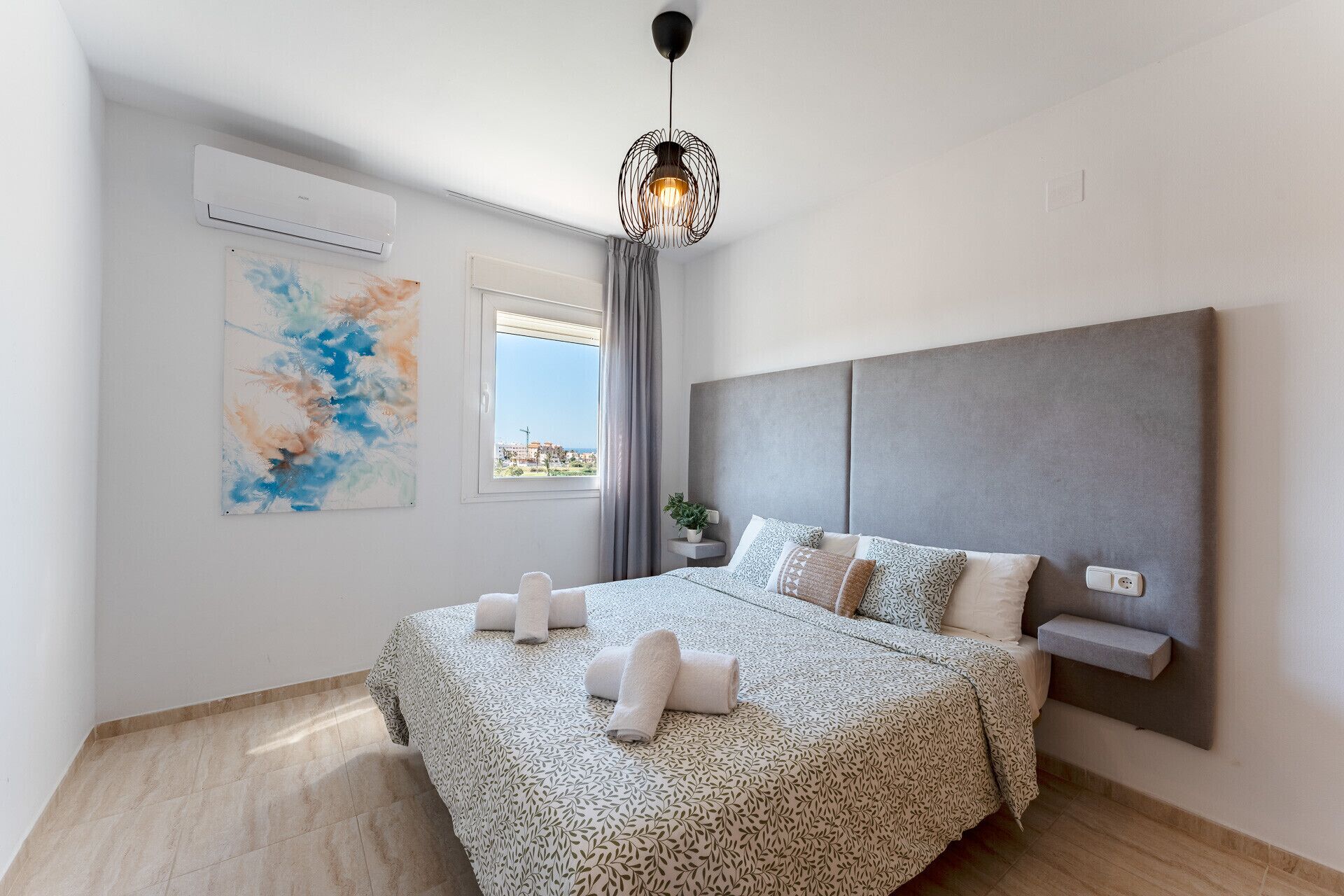 2 bedrooms, iron/ironing board, bed sheets