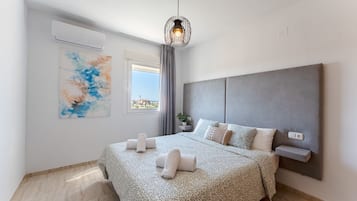 2 bedrooms, iron/ironing board, bed sheets