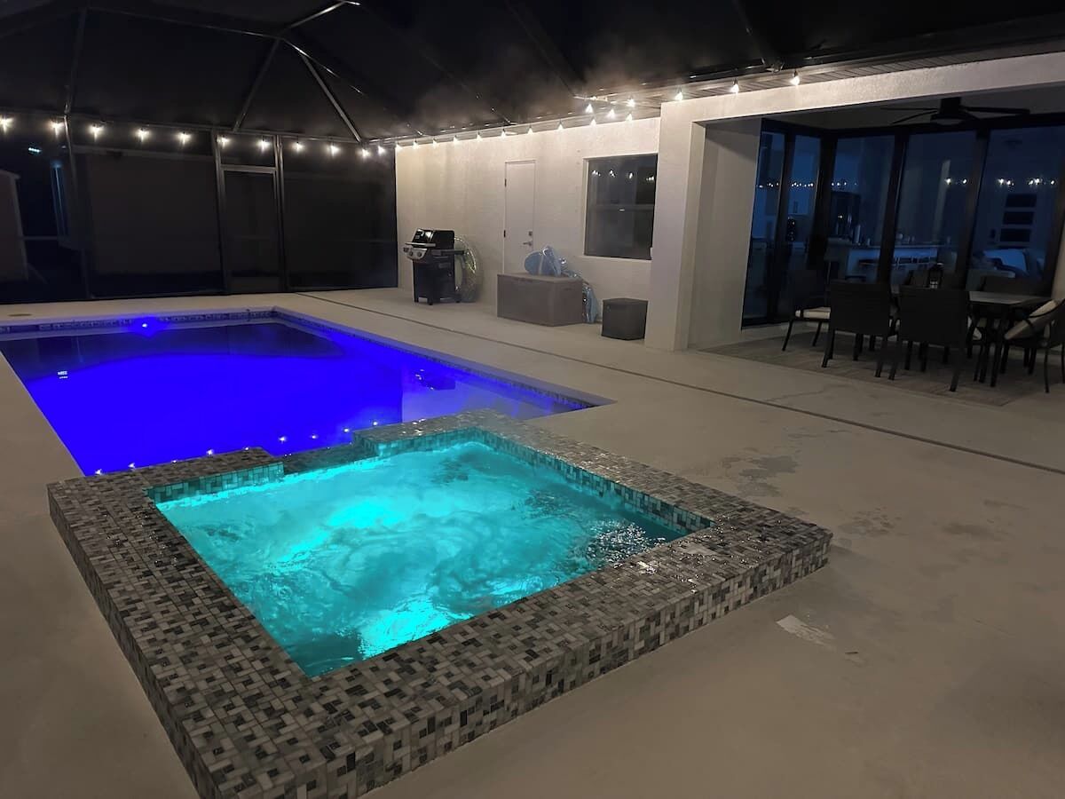 Outdoor pool, a heated pool