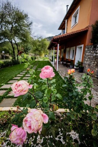 Kalavrita Milodesi Country House with Fireplace