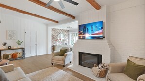 Unclassified image, 5 of 31, button - Tabby Cottage: 3  BR, 3.5  BA House in Jekyll Island, Sleeps 6 (Jekyll Island)