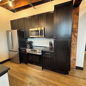 Private kitchen - Brick & Bed - 2 Bedroom Riverfront Loft (St. Louis)