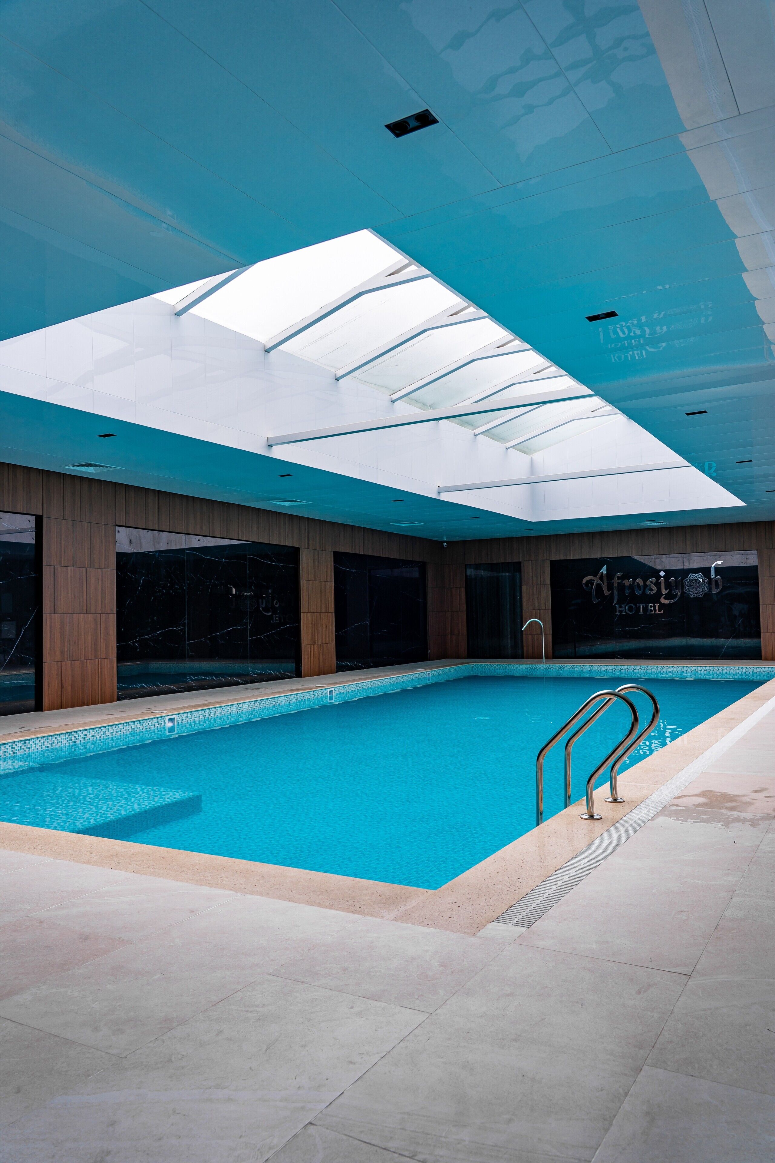 Indendørs pool