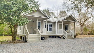 Cottage (3 Bedrooms) | Front of property