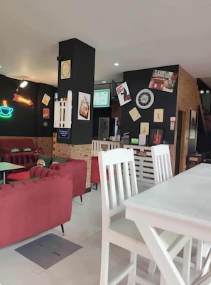 Dining - Central Perk Patong (Kathu)