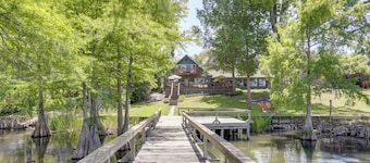 Tons of Fun at 'camp Flamingo' on Lake Bruin!