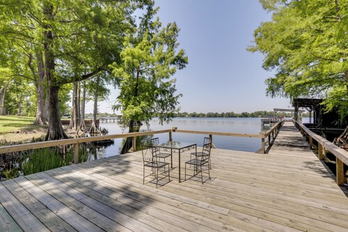 Tons of Fun at 'camp Flamingo' on Lake Bruin!