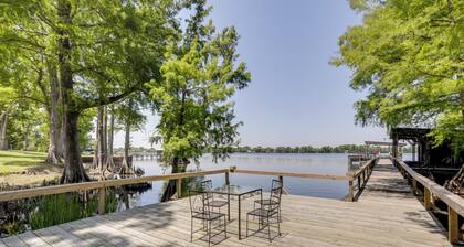 Tons of Fun at 'camp Flamingo' on Lake Bruin!
