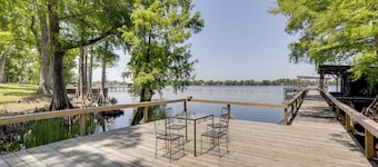 Tons of Fun at 'camp Flamingo' on Lake Bruin!
