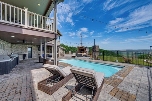 Pool, Hot Tub + Views: Spacious Danville Escape!