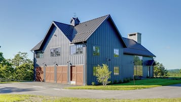 House (3 Bedrooms) | Front of property