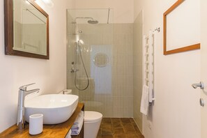 Shower, soap - Panoramic Views in the Heart of Tuscany, Historic Borgo Apartment with balcony. (Scrofiano)