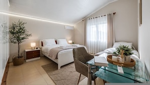 House | 3 bedrooms - Loen Spacious Seaside 3BR Apartment (Durrës)