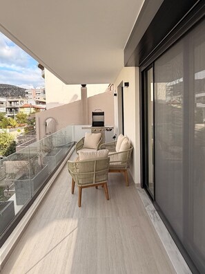 Signature Condo, 2 Bedrooms, Non Smoking, Kitchen | Balcony - Elliniko Elite Residence (Elliniko)