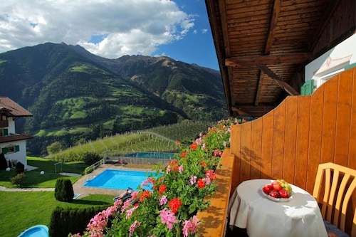 Apartment 'Haus Bernhard C' with Mountain View, Balcony and Wi-Fi