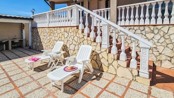 Apartamento, 3 quartos, ar-condicionado | Terraço/pátio