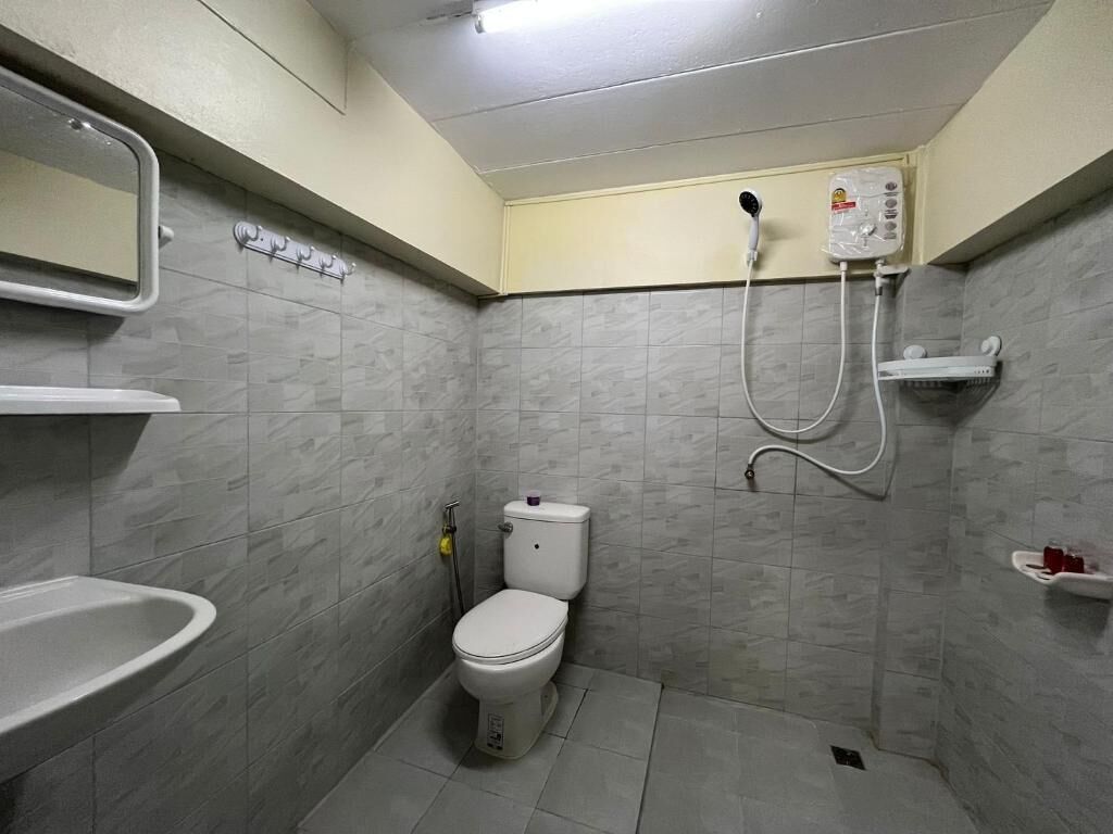 ファミリー ルーム | バスルーム | シャワー、バスアメニティ (無料)、タオル、トイレットペーパー