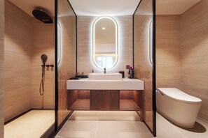 Phòng 2 giường đơn Superior | Phòng tắm | Buồng tắm vòi sen, đồ dùng nhà tắm miễn phí, máy sấy tóc