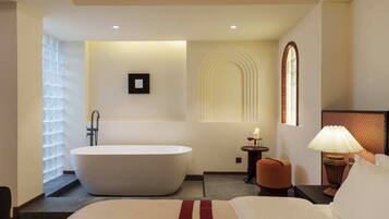 Luxury Double Room | Living area | TV