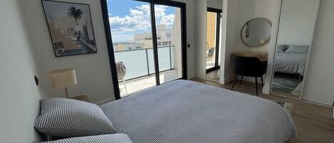 2 室のベッドルーム、アイロン / アイロン台、WiFi、ベッドシーツ