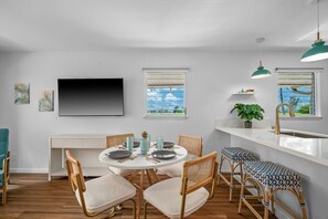 Kondominium, 1 kamar tidur | Tempat makan