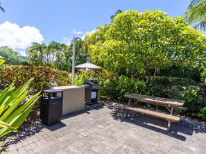 Kondominium, 1 kamar tidur | Tempat makan outdoor