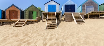 Penbryn-Bach - a self catering cottage that sleeps 10 guests in 4 bedrooms