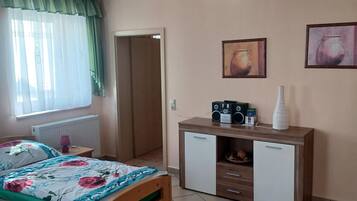 3 bedrooms, WiFi, bed sheets