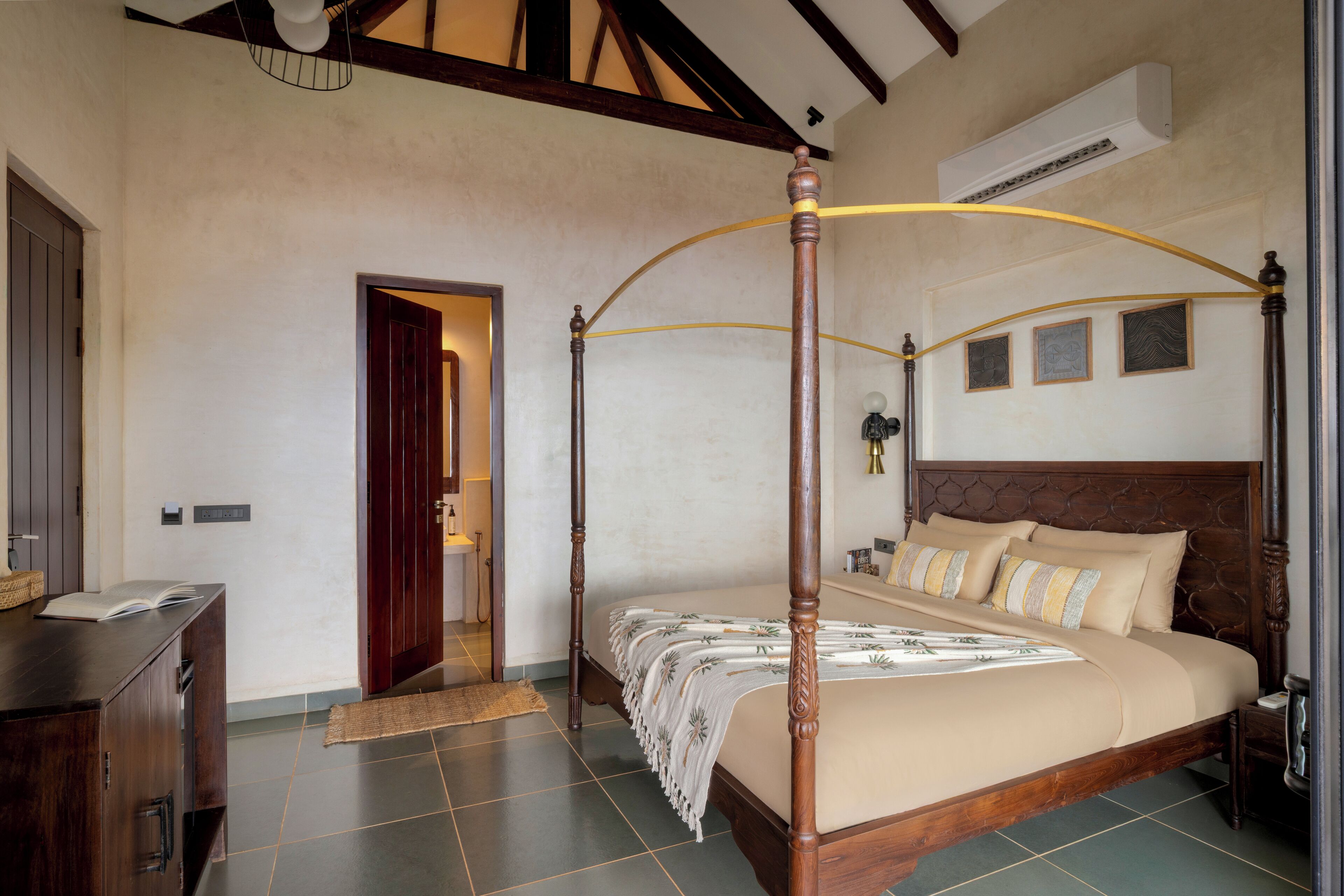 Costal Cottages | In-room safe, desk, laptop workspace, blackout drapes